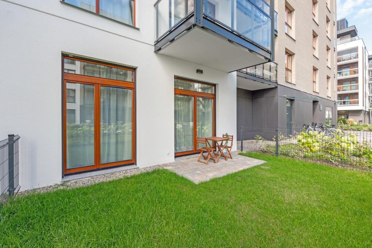 Zajezdnia Wrzeszcz Seaside & Parking By Downtown Apartments Gdansk Bagian luar foto
